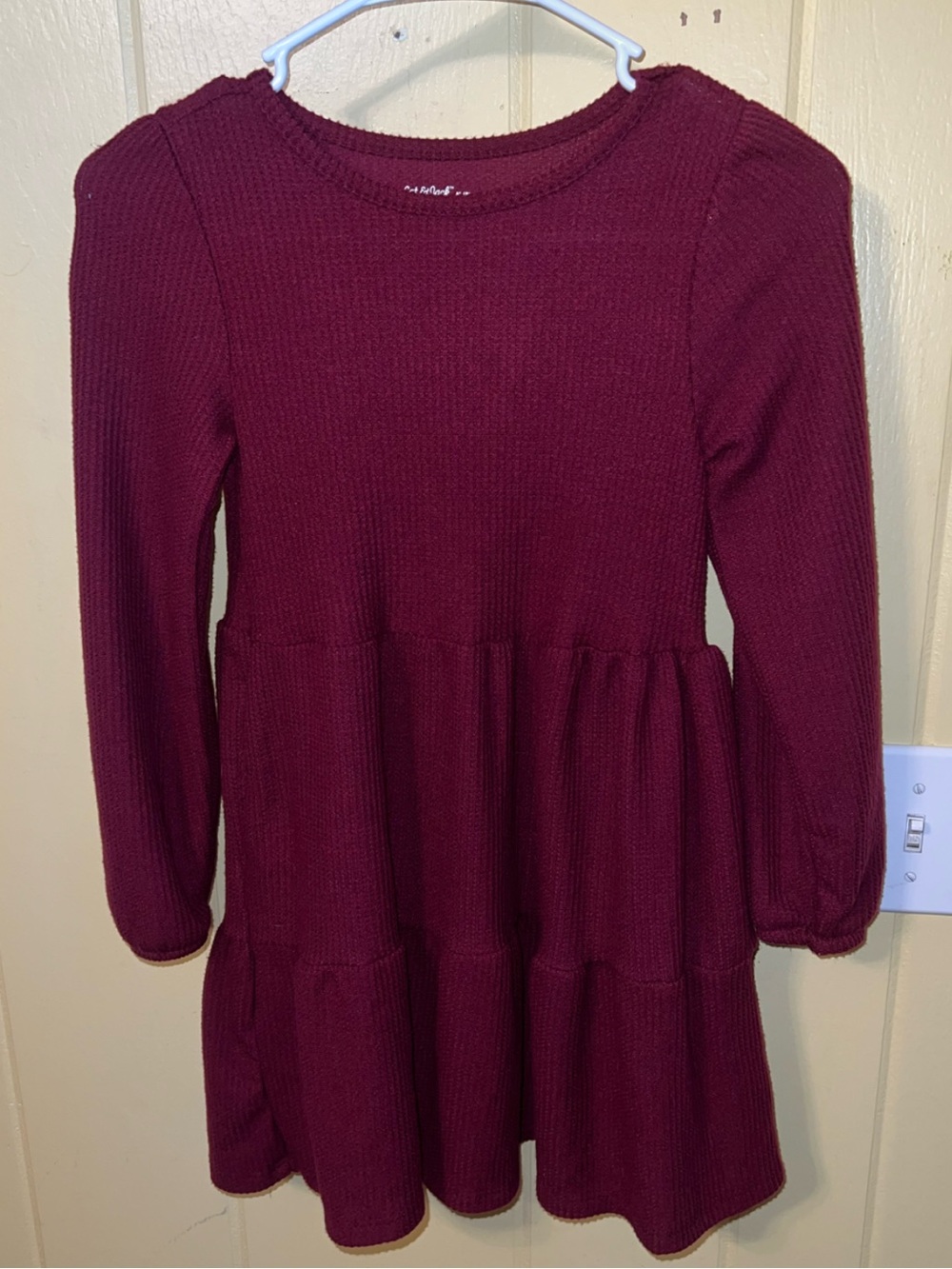Cat & Jack Girls Burgundy Long Sleeve Tiered Ribbed Waffle Knit Dress Size 8 - Picture 2 of 6